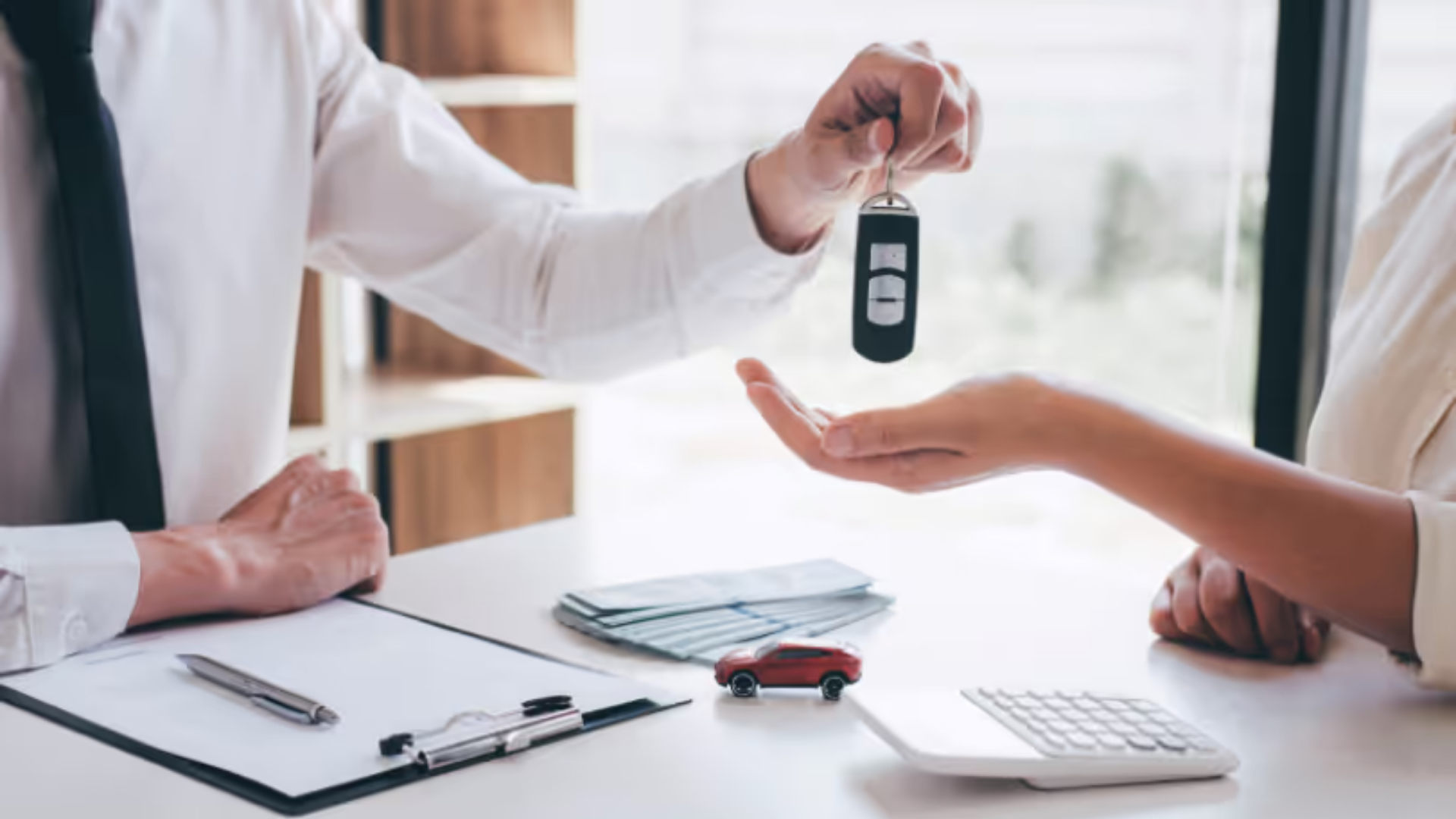 Dealer vs Private Sellers: Who Wins the UAE Used Car Market?